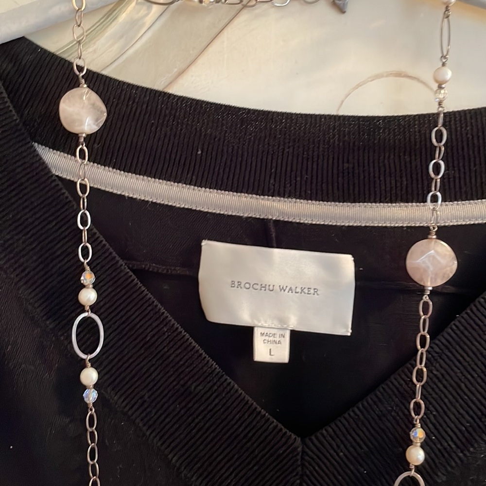 Pretty necklace. - Picture 3 of 3